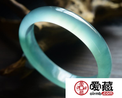 翡翠的透明度越好吗 哪些因素影响翡翠透明度