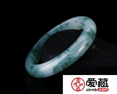 翡翠手镯价格差距很大的原因是什么
