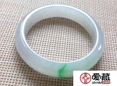 如何区分翡翠玻璃种，冰种，糯种 教你简单的一招