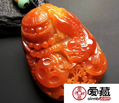 糯种翡翠与豆种翡翠的区别是什么 哪个更好