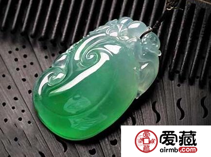 怎么判断翡翠绿色的好坏 教你实用“四字诀”