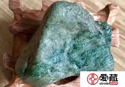 翡翠原石的新坑种与老坑种如何区分