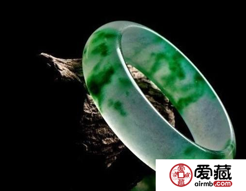 怎么區(qū)分水沫子與玻璃種翡翠