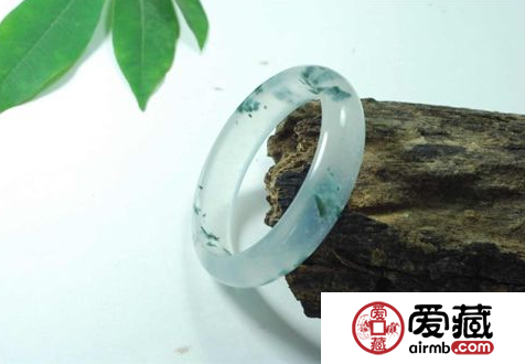 怎么區(qū)分水沫子與玻璃種翡翠