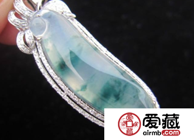 怎么辨别蓝花翡翠品质的好坏