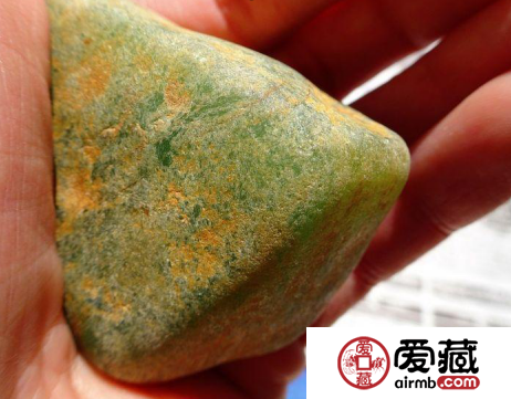 冰種翡翠賭石怎么賭 如何挑選翡翠賭石