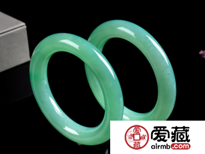 如何挑选购买满绿翡翠 教你三招必杀技
