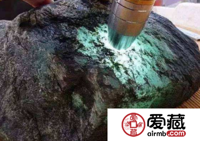 如何挑选缅甸翡翠原石 关键得看这几点