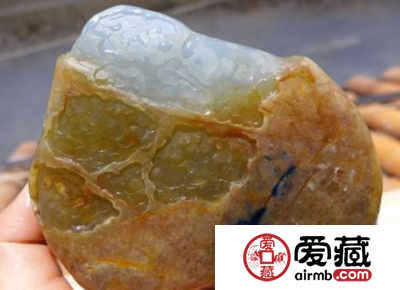 如何挑选缅甸翡翠原石 关键得看这几点