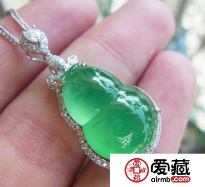 玻璃种翡翠是怎样形成的 有什么品质特征