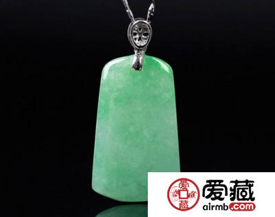 为什么那么多人戴翡翠无事牌 有什么寓意魅力吗