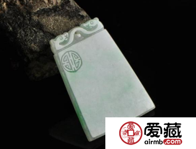 为什么那么多人戴翡翠无事牌 有什么寓意魅力吗