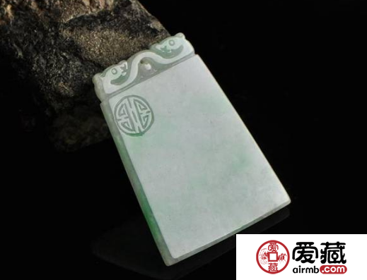 為什么那么多人戴翡翠無事牌 有什么寓意魅力嗎