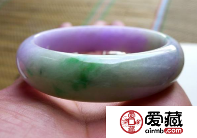 如何鉴别春带彩翡翠手镯 六步教你鉴定