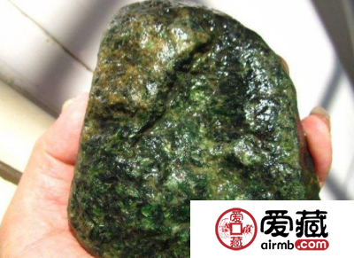 翡翠原石是什么 翡翠原石品质好坏怎么看