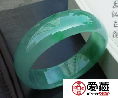 什么是芙蓉种翡翠 怎么看是不是芙蓉种
