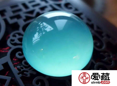蓝水翡翠价格贵不贵 影响其价格的因素是什么