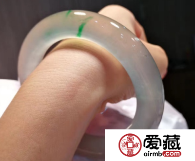 如何鉴别老坑玻璃种真伪 翡翠鉴别常识