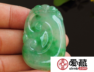 如何鉴别糯种翡翠 实用的鉴别方法