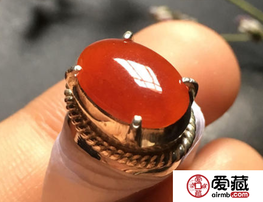 如何看翡翠戒面值不值得收藏 应注意哪些问题