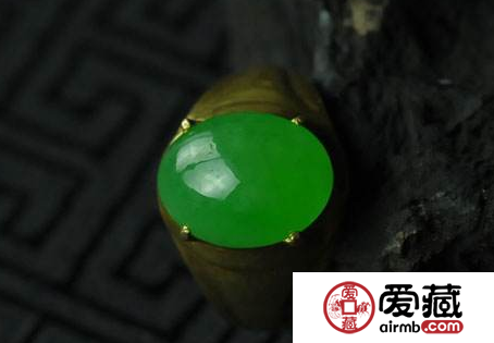 如何看翡翠戒面值不值得收藏 应注意哪些问题
