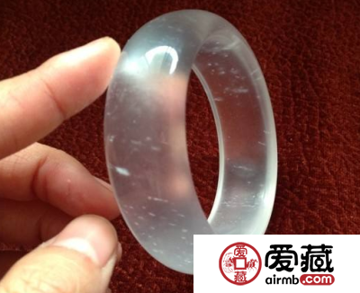 水沫子是翡翠吗 怎么区分水沫子和翡翠