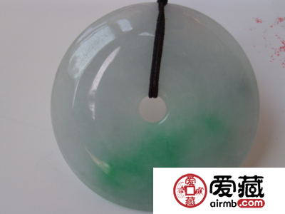 送妈妈什么翡翠礼品最好 这几样最吉祥