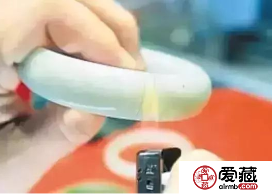 翡翠鑒定常見的錯(cuò)誤方法 千萬不要這樣鑒定翡翠