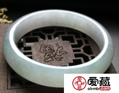 天然糯冰种翡翠值钱吗 糯冰种翡翠好不好
