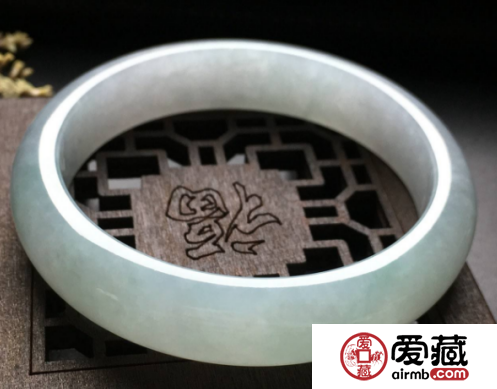天然糯冰种翡翠值钱吗 糯冰种翡翠好不好