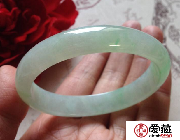 翡翠手鐲有哪些分類 翡翠專家你分析
