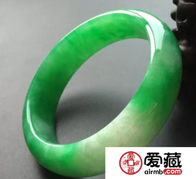 不懂如何选购翡翠手镯 看行家总结的5大诀窍