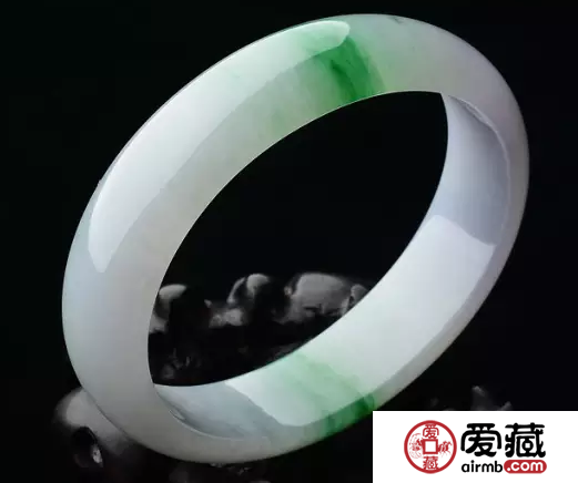 选购翡翠手镯时一定要注意这3点 避免上当！