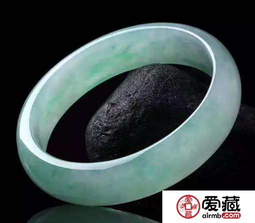 如何選購翡翠玉鐲 看這6個小竅門