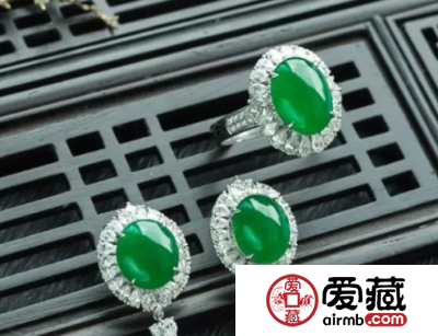 阳绿翡翠是什么 阳绿翡翠介绍及图文鉴赏