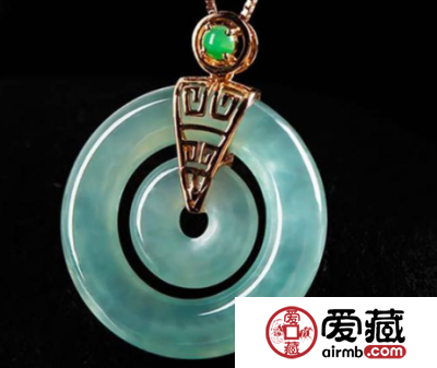 翡翠故事：一枚翡翠平安扣 护你吉祥保平安
