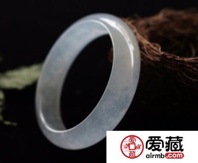 怎么鉴别新老无色玻璃种翡翠 鉴定翡翠必备方法