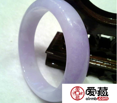 佩戴紫罗兰翡翠有什么好处 紫罗兰翡翠的功效作用