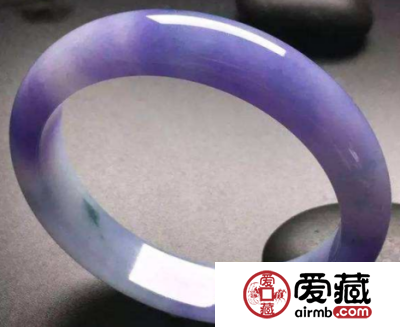 紫罗兰玉手镯鉴赏：完美呈现东方气韵