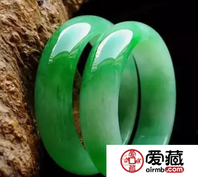翡翠手镯现场加工？看完谁还敢买