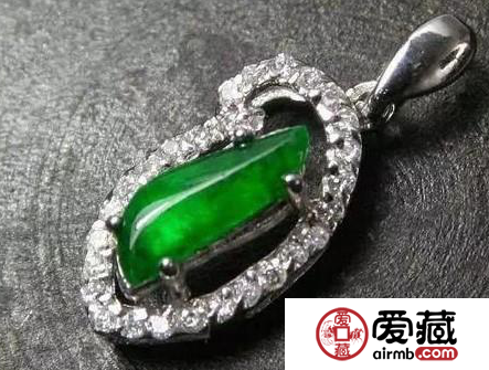 翡翠大师胡绍清介绍：荣获“有突出贡献翡翠专家”称号
