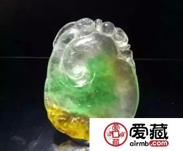 翡翠造假揭秘：啤酒瓶底加工“翡翠”全過程，你見過嗎？