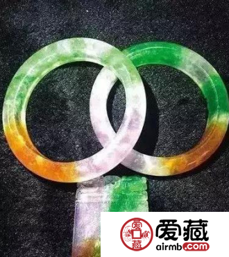 翡翠造假揭秘：啤酒瓶底加工“翡翠”全過程，你見過嗎？