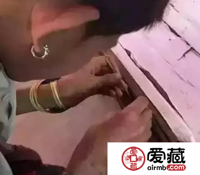 翡翠边角料的价值如何 11岁小孩靠捡边翡翠角料养活全家？