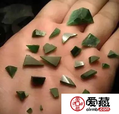 翡翠边角料的价值如何 11岁小孩靠捡边翡翠角料养活全家？