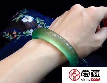 怎么選購(gòu)翡翠 10個(gè)小秘訣讓你買翡翠少走彎路