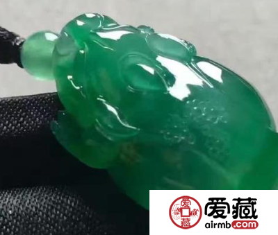 翡翠金蟾有什么寓意 翡翠金蟾怎么搭配