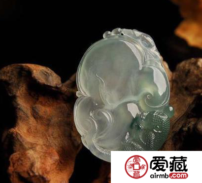 中国翡翠雕刻年代的鉴定