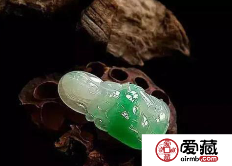 中国翡翠雕刻年代的鉴定