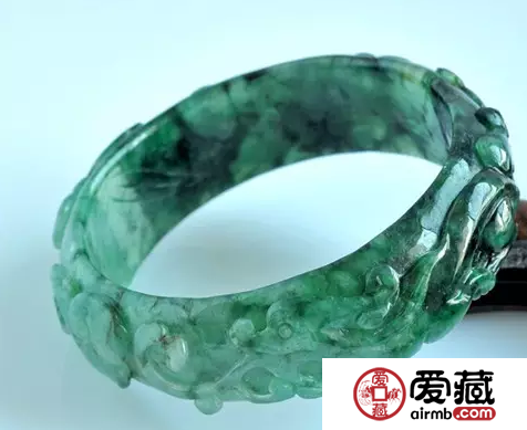 中国人最喜欢的翡翠饰品有哪些 排行第一竟然是它！